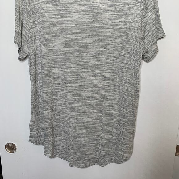 3/$20 NWOT Old Navy women's gray embroidered short sleeve slub knit t-shirt XL - Picture 6 of 9